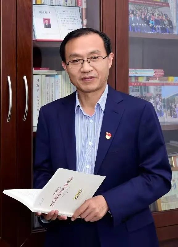 whatsapp官方app：高效管理学校事务